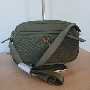 NWT TOMMY HILFIGER RED CROSSBODY PURSE  USA, NEW